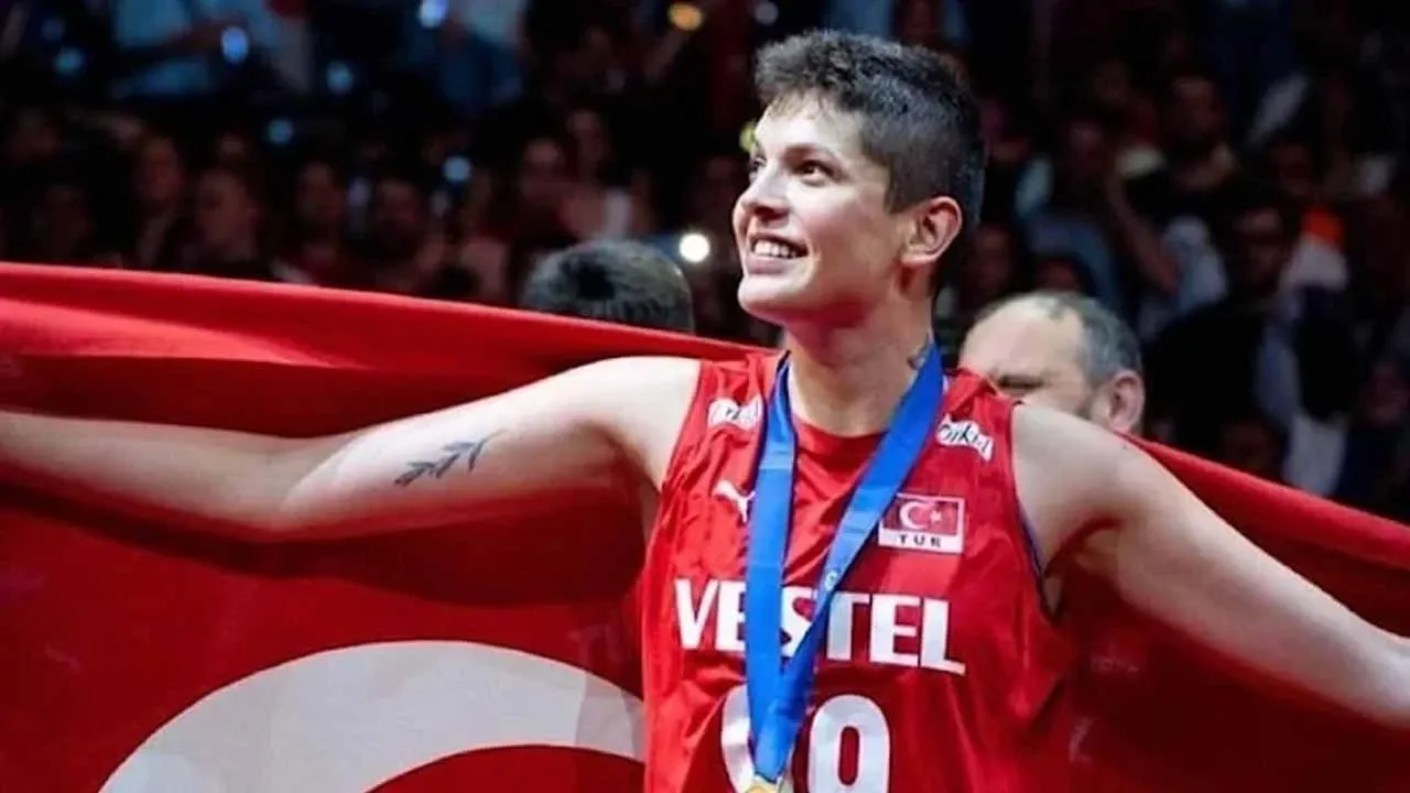 Ebrar Karakurt neden yok, sakat mı? Filenin Sultanları VNL 2. hafta kadrosunda yer almadı
