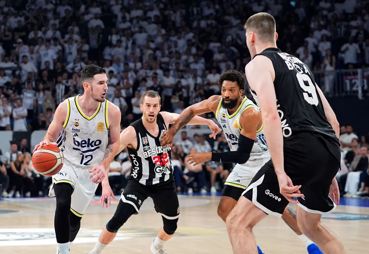 Nando De Colo (Solda)