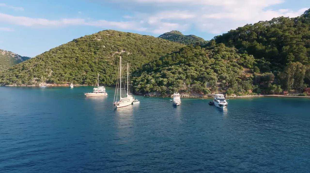 Murat Yıldırım ve Fahriye Evcen dizisi nerede izlenir? Turquoise Summer yayında!