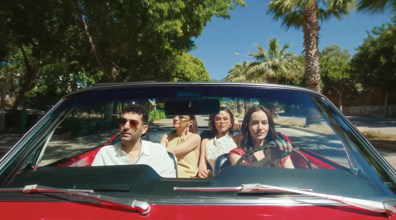 Murat Yıldırım ve Fahriye Evcen dizisi nerede izlenir? Turquoise Summer yayında!