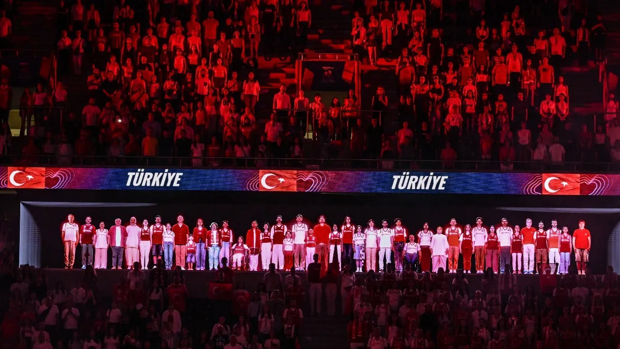 Vodafone’dan Milletler Ligi’nde millilere hologram tribünden destek