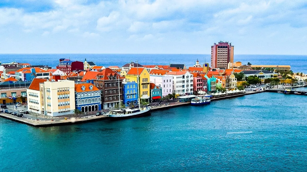 Curaçao nerede, hangi ülkeye bağlı? Curaçao milli futbol takımı oyuncuları