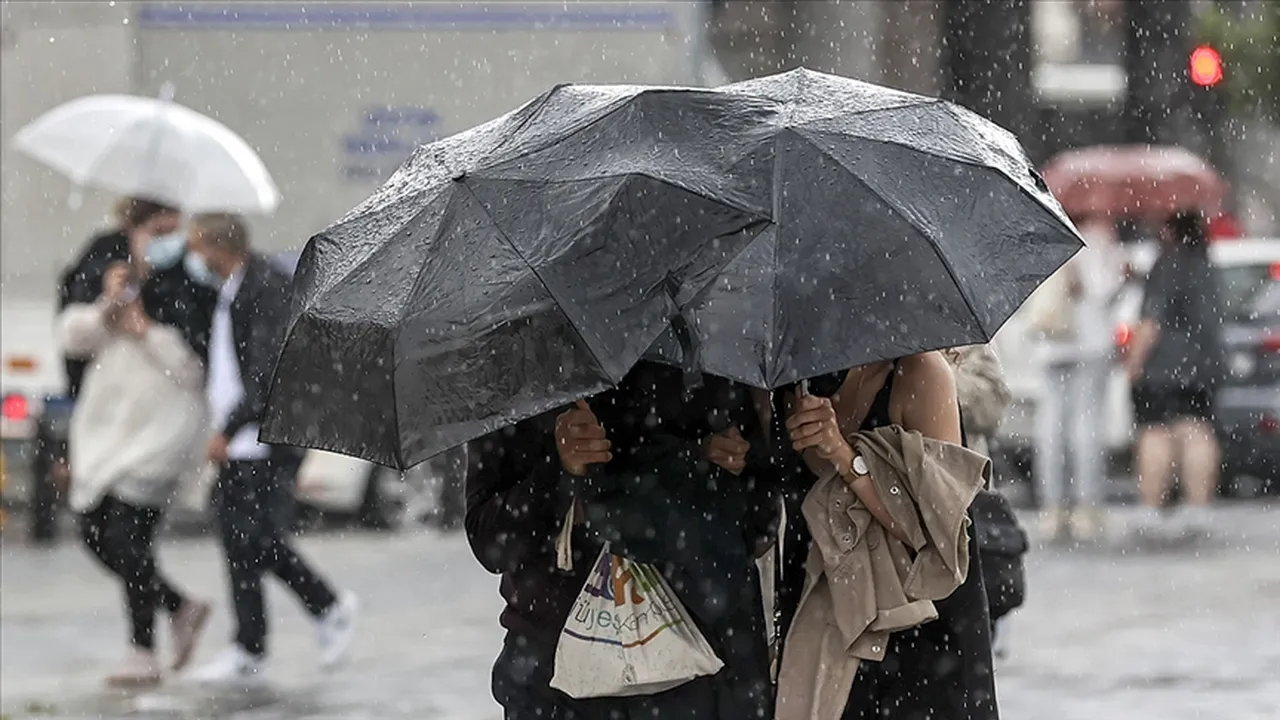 Hafta sonuna yağış sürprizi! Meteoroloji 5 ili tek tek saydı: Gök gürültülü sağanak kapıda