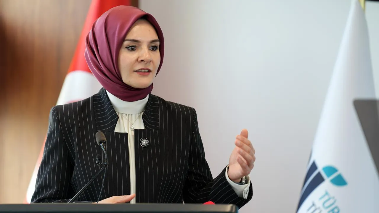 "Kapalılar imha edilsin” sözlerine Bakan Göktaş’tan sert tepki! Bakanlık suç duyurusunda bulunacak