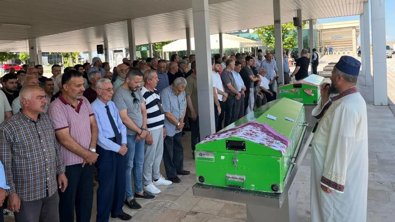 Malatya onlara ağladı! Anne ve kızı gözyaşları ile toprağa verildi