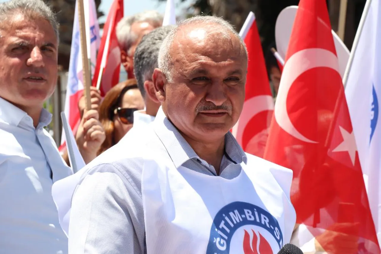 Öğretmenlerden rapor isyanı! Eğitim-Bir-Sen eylem kararı aldı