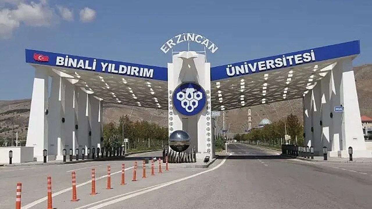 Türkçe bilmeden geldi, bölüm birincisi oldu! Kazakistan’dan Erzincan’a uzanan başarı hikâyesi