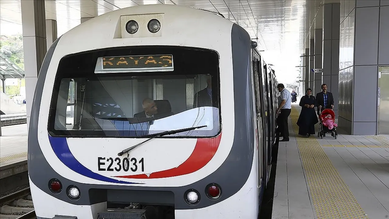 1 Temmuz’da başlıyor! İZBAN’da yeniden 'Butonlu Kapı' dönemi aktif olacak