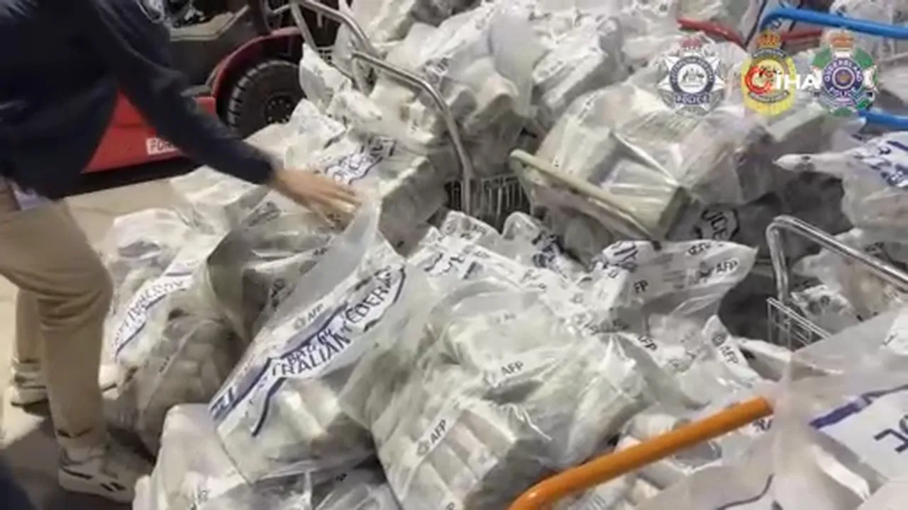 Avustralya tarihinin en büyük operasyonu! 2.7 ton uyuşturucu ele geçirildi