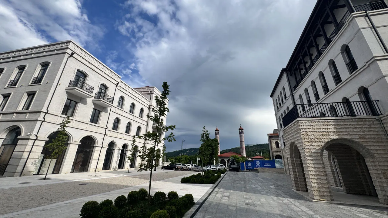 Şuşa yeniden ayağa kalkıyor! Şehirdeki tarihî eserler aslına uygun şekilde restore ediliyor