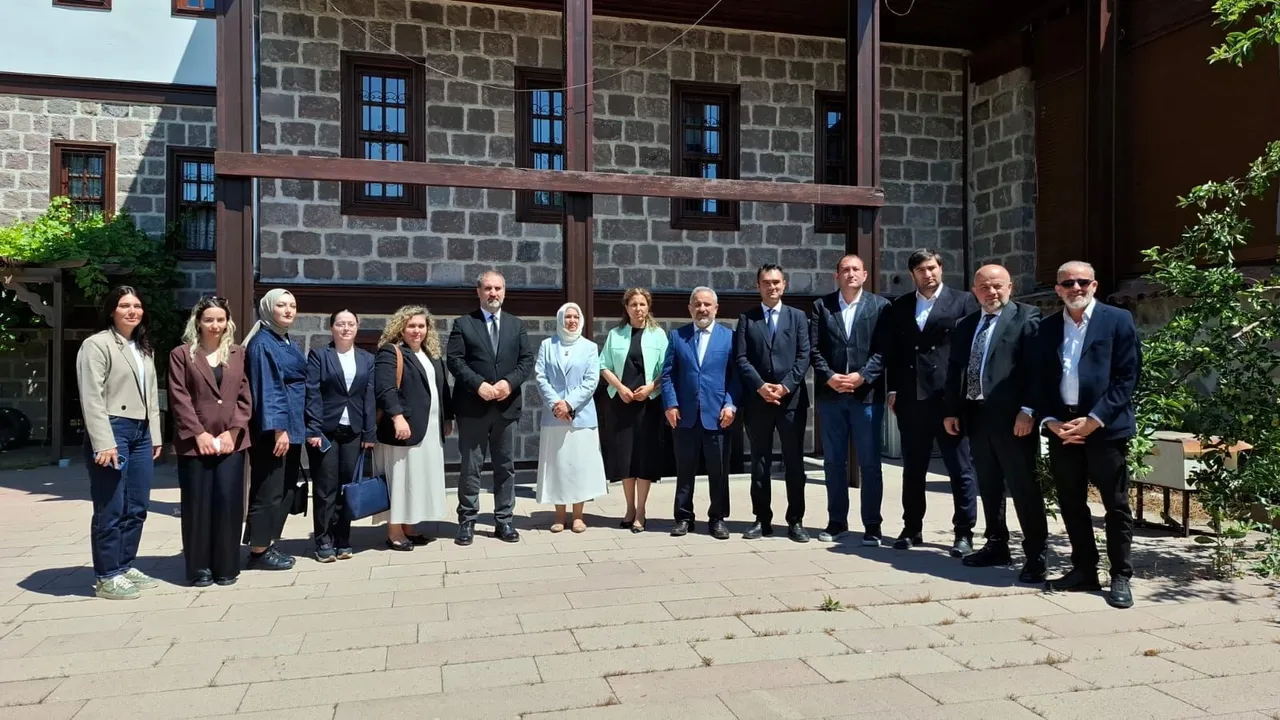 AK Parti'nin masasındaki son anket! Yükseliş sürüyor
