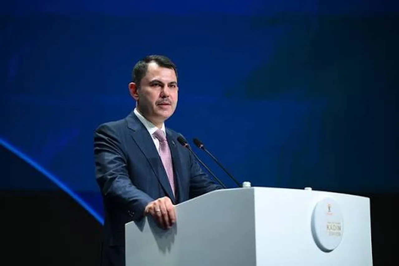 Bakan Kurum'dan ani yağış ve sıcaklık uyarısı: Aşırı hava olayları devam edecek