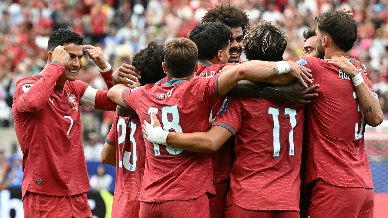 Cristiano Ronaldo tarih yazdı, Portekiz gol olup yağdı