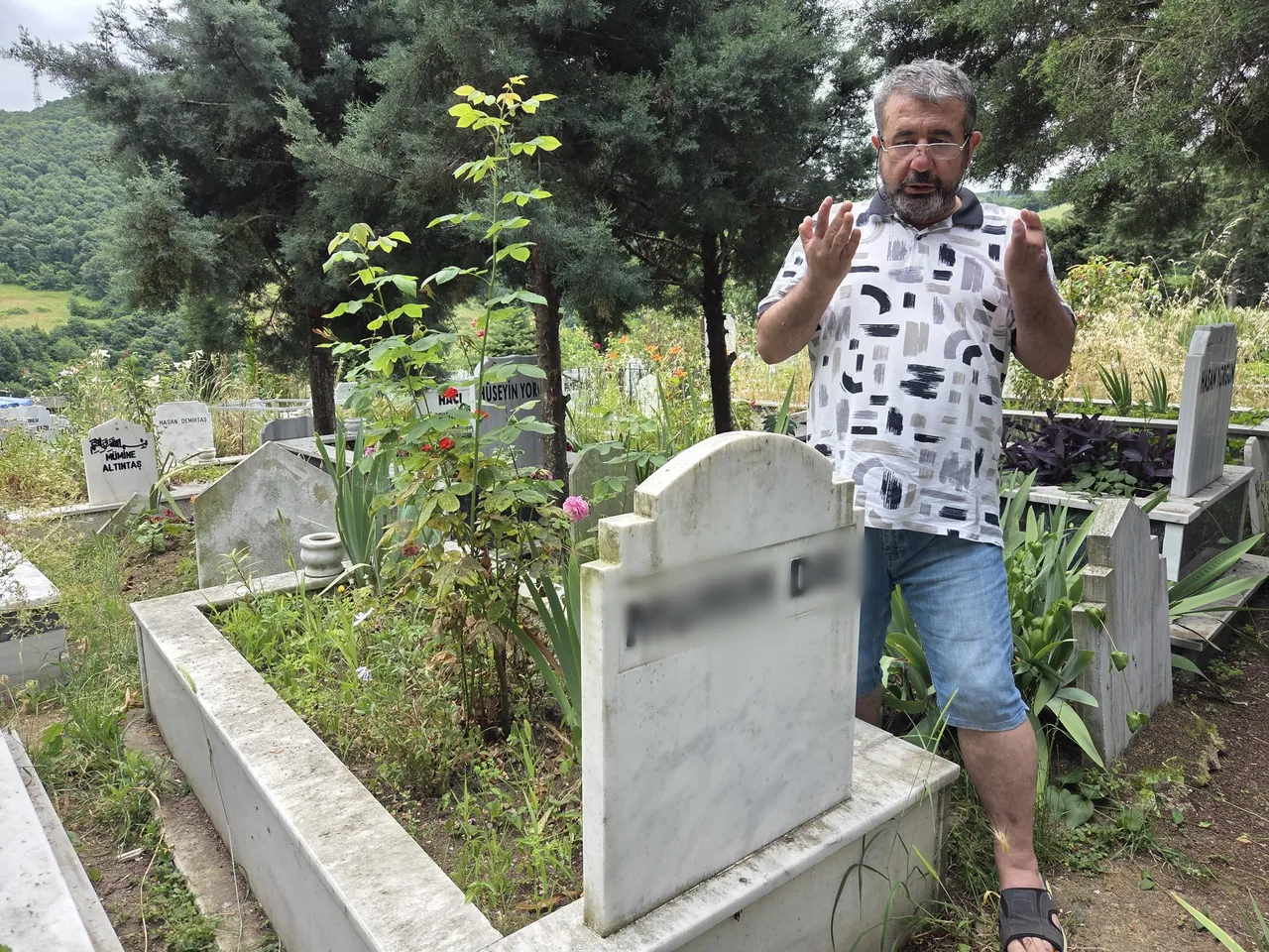 Duyulmamış olay! Kirasını alamadı, muhatap bulamayınca mezarlığa koştu