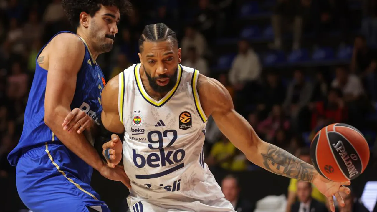 Fenerbahçe'de ayrılık: Altı kupalı Khem Birch'e veda