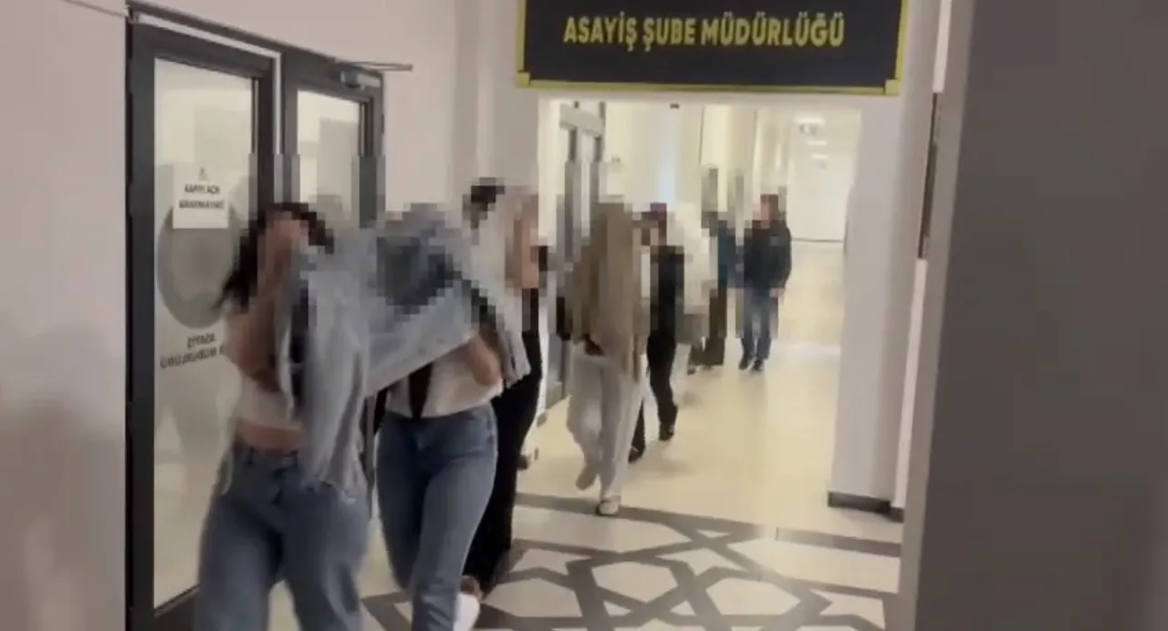 Fuhuş çetesine darbe: Gizli hesaplar ajandadan çıktı!