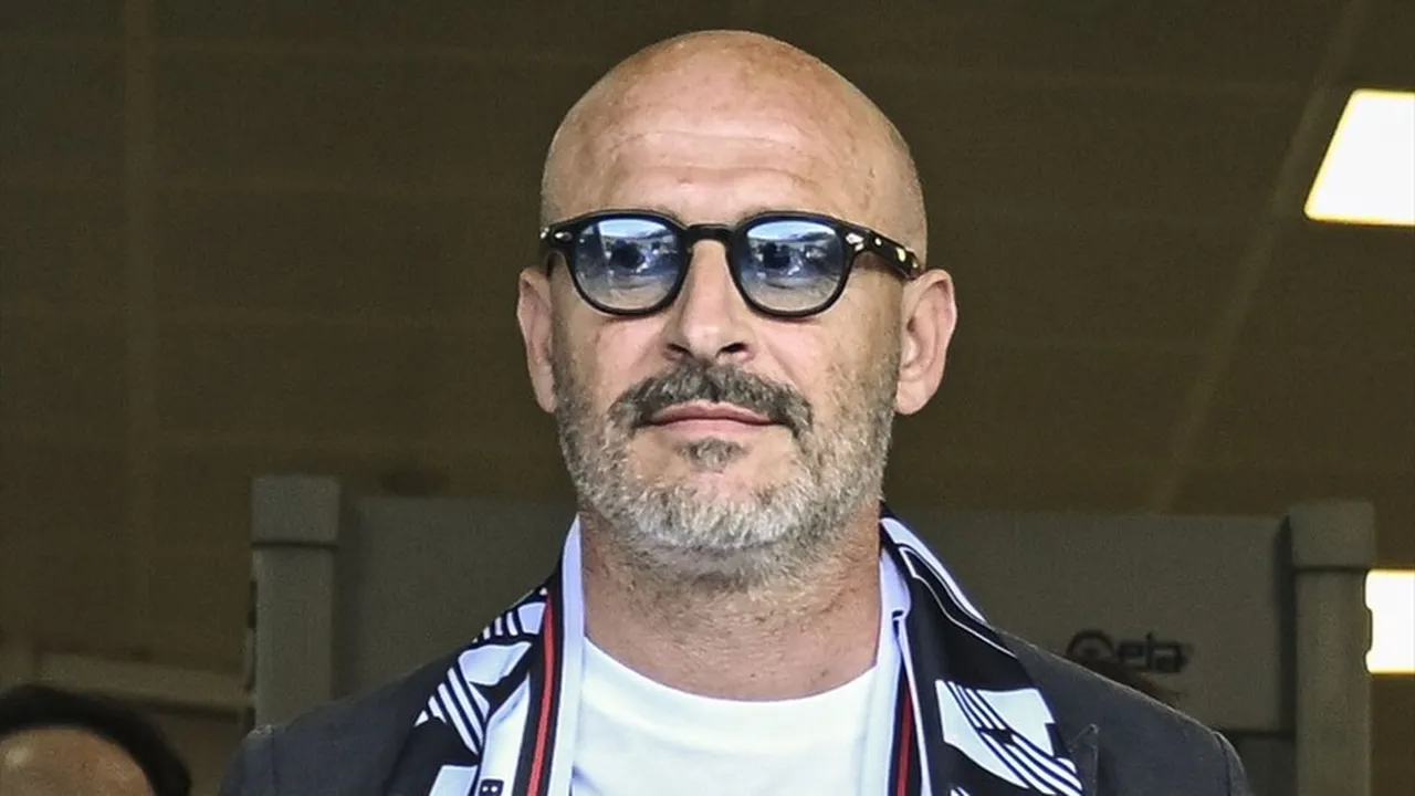 Beşiktaş, teknik direktör Vincenzo Italiano ile 2 yıllık sözleşme imzaladı.