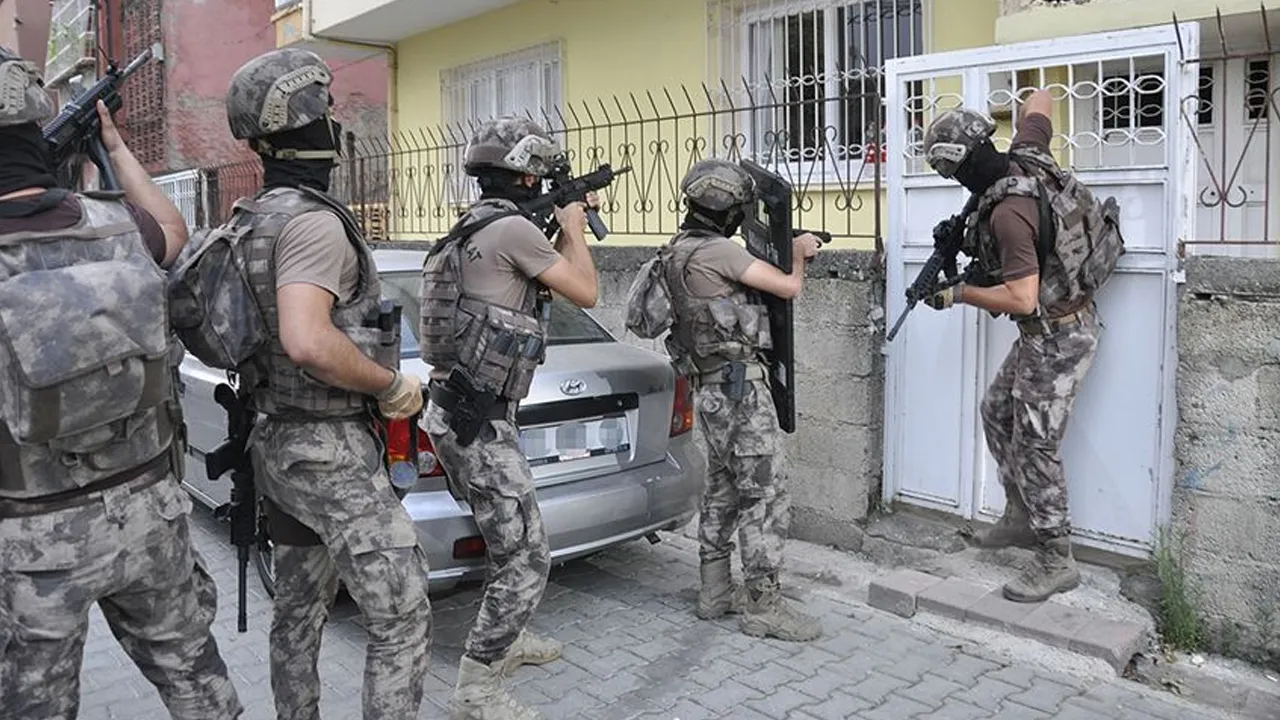 Terör örgütü DHKP-C'ye 8 ilde eş zamanlı operasyon: Çok sayıda yakalanan var
