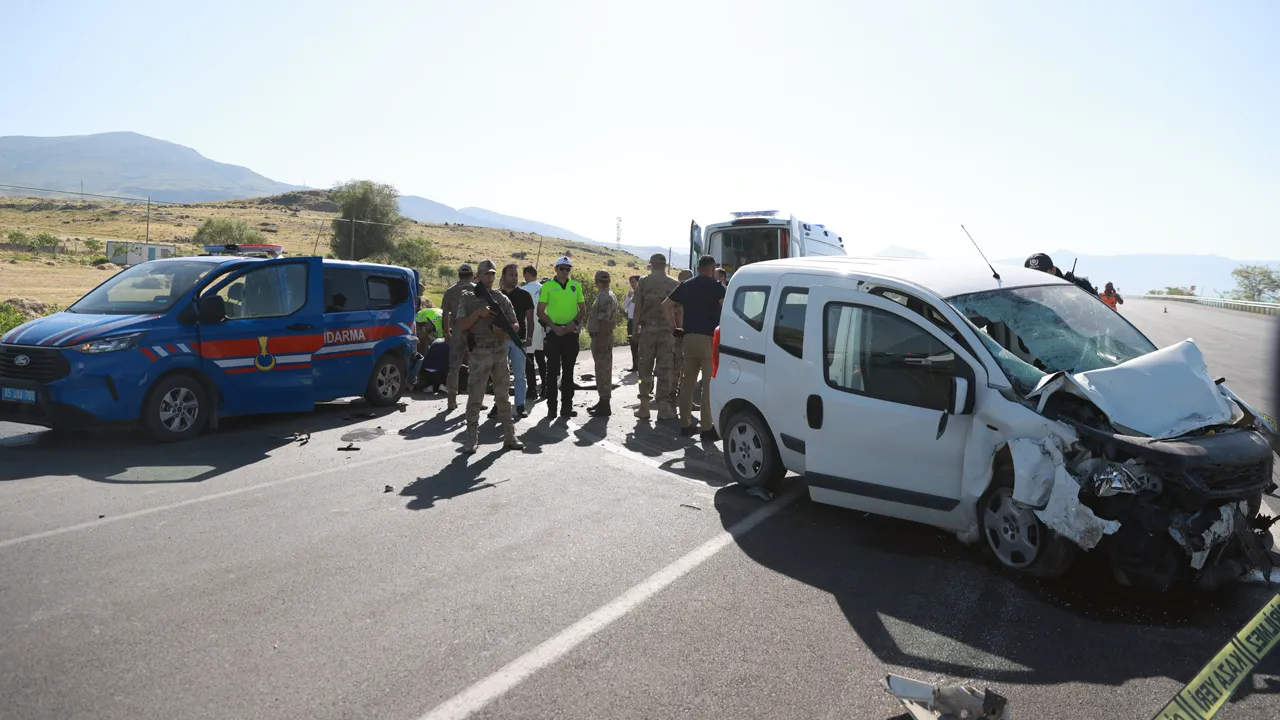 Van'da feci kaza: 1 jandarma personeli şehit oldu, 5 kişi yaralandı