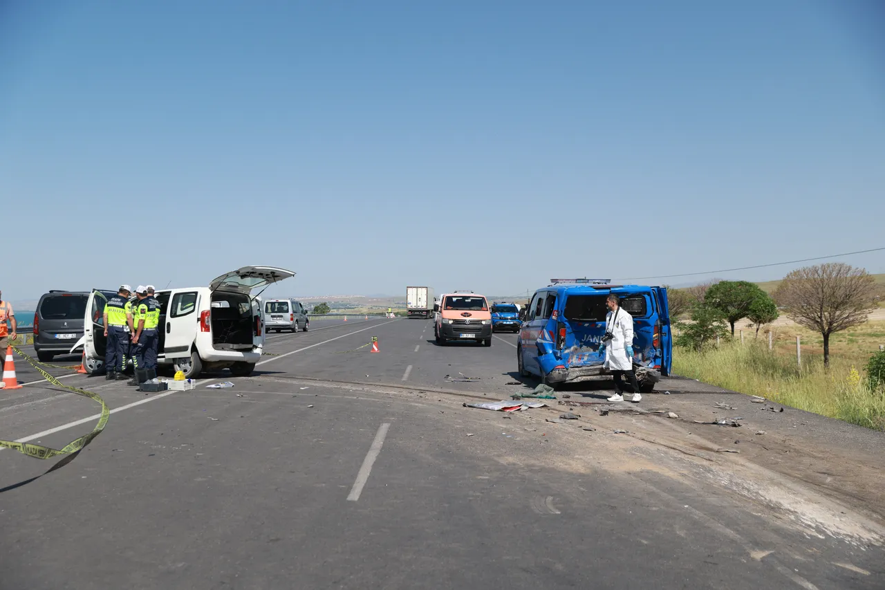 Van'da feci kaza: 1 jandarma personeli şehit oldu, 5 kişi yaralandı