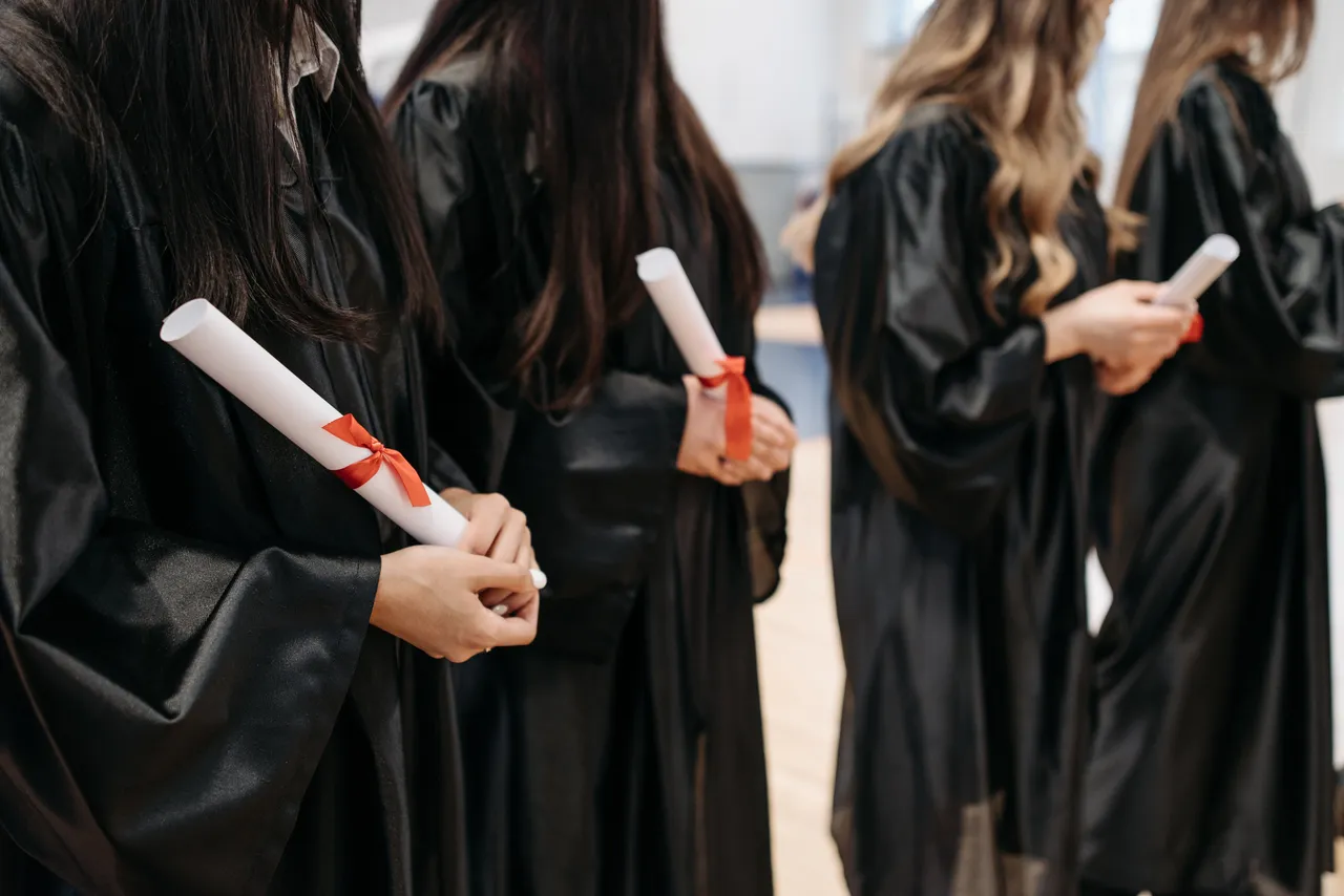 YÖKten bir ilk! Gelecek yıl başlayacak, üniversite diplomasında mikro kredi dönemi