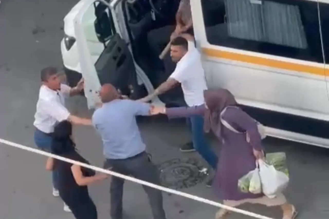 Ankara'da silahlı ve sopalı 'laf atma' kavgası! Kuru sıkı tabanca ateşlendi, 2 yaralı
