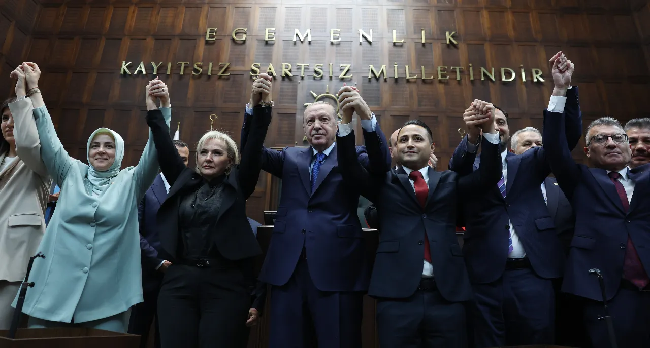 CHP'den istifa eden İstanbul Milletvekili Nimet Özdemir, AK Parti'de!