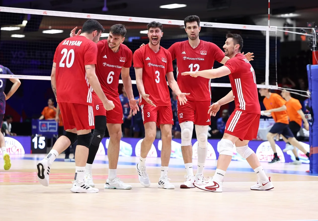 Çin-Türkiye voleybol maçı hangi kanalda canlı yayınalanacak, saat kaçta, ne zaman? Filenin Efeleri maç takvimi VNL 2026