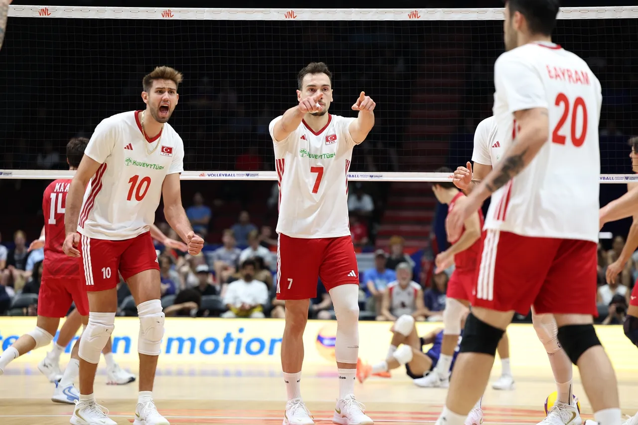 Çin-Türkiye voleybol maçı hangi kanalda canlı yayınalanacak, saat kaçta, ne zaman? Filenin Efeleri maç takvimi VNL 2026