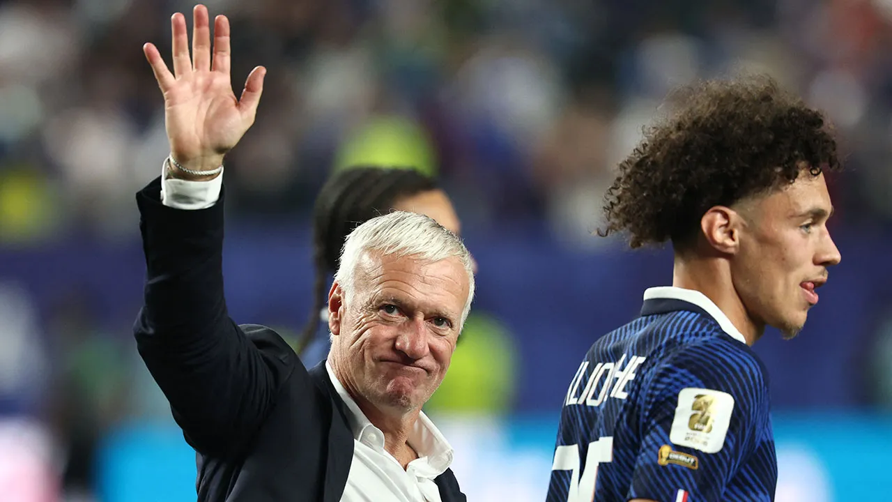 Fransa'da Deschamps'ın acı günü: Ülkesine döndü