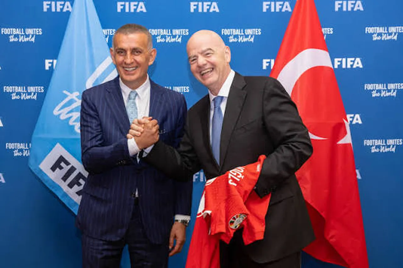 Gianni Infantino ve İbrahim Hacıosmanoğlu
