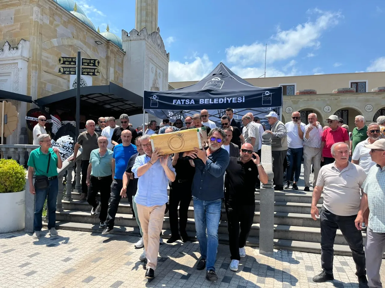 Soner Arıca ve Kadir İnanır’ın acı günü! Altun Arıca gözyaşlarıyla defnedildi