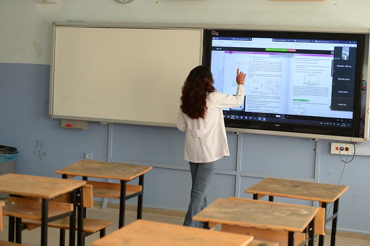 Türkiye’de öğretmenler dünyadan daha stressiz! OECD Raporu: Koltuğa oturan bırakmıyor