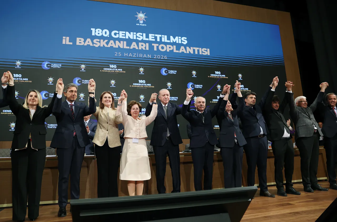 3 belediye başkanı AK Parti’de! Rasim Arı, Mesut Özaslan., Mehmet Özcan... Rozetlerini Cumhurbaşkanı taktı