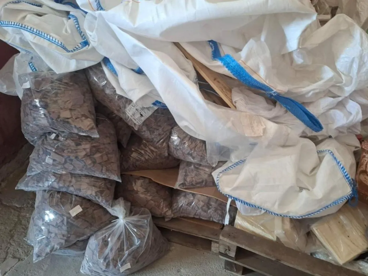 30 tondan fazla! Hepsini vatandaşa yedireceklerdi: Bozuk ve tarihi geçmiş gıdalar imha edildi