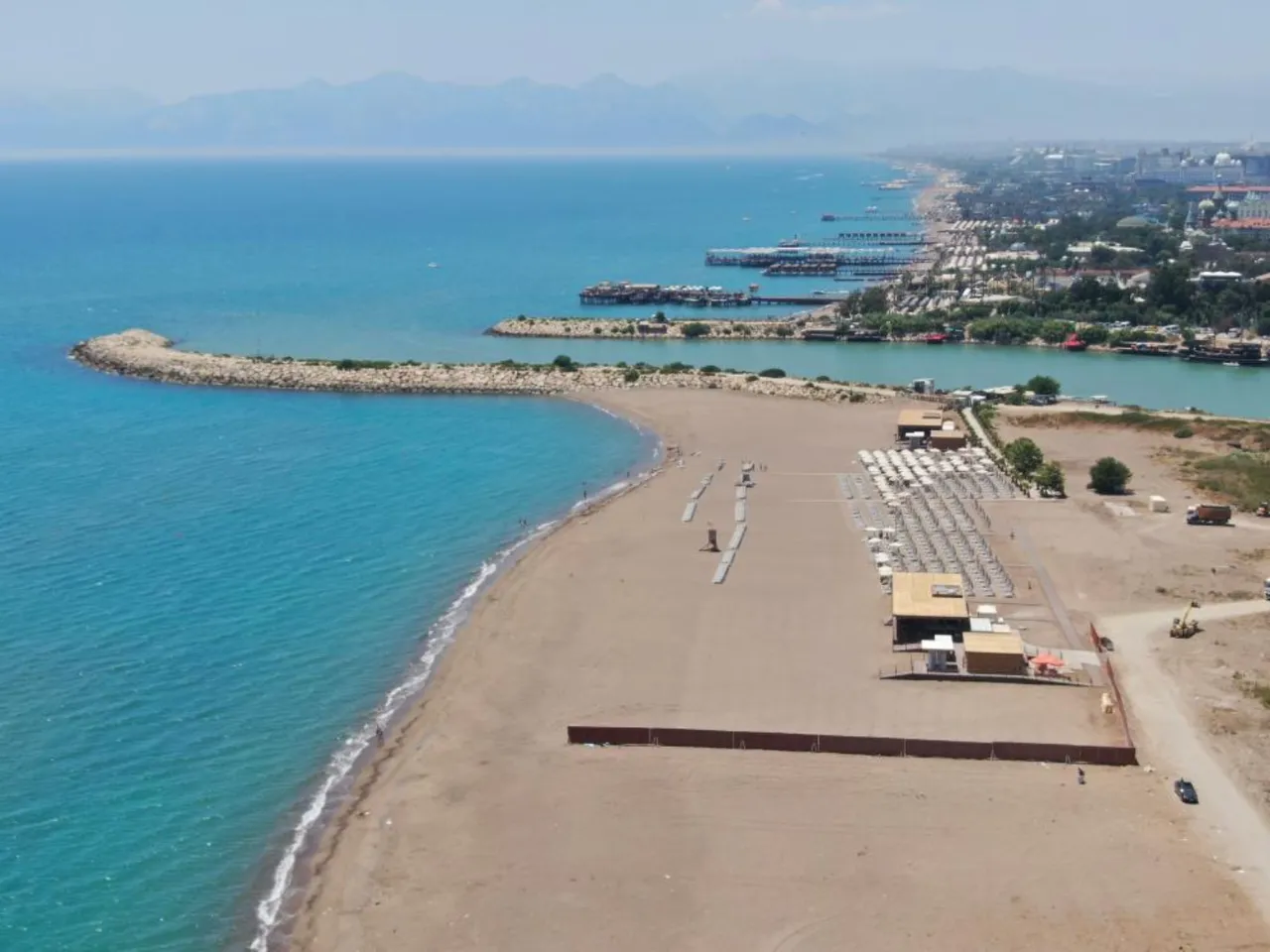 Artık halkın plajı! Kaçak yapılar kaldırıldı, sahil nefes aldı