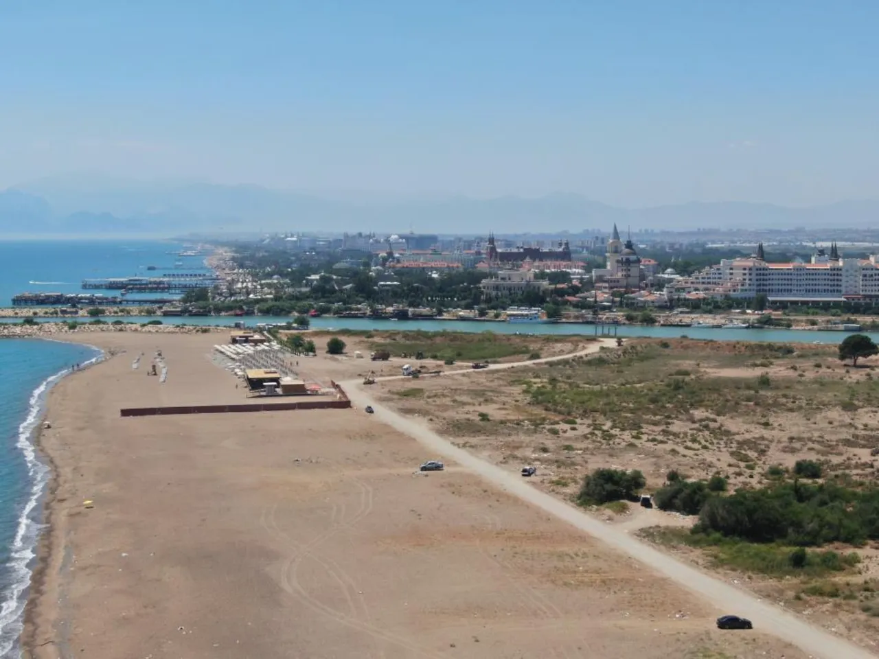 Artık halkın plajı! Kaçak yapılar kaldırıldı, sahil nefes aldı