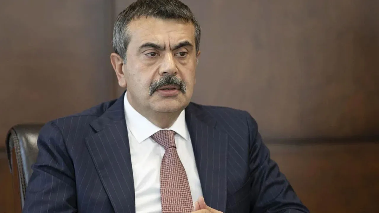 Bakan Tekin'den eğitim yılı değerlendirmesi! Canlı yayında açıklamalarda bulunuyor