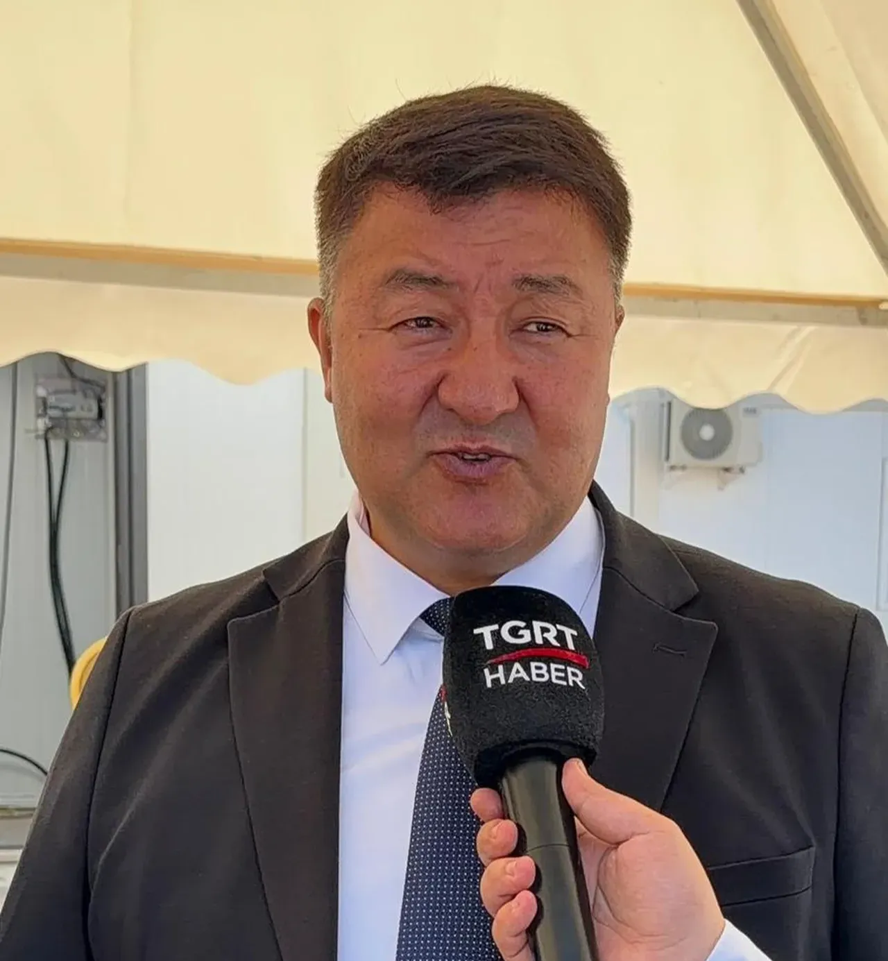 Kırgızistan Enerji Bakanı Altınbek Rısbekov