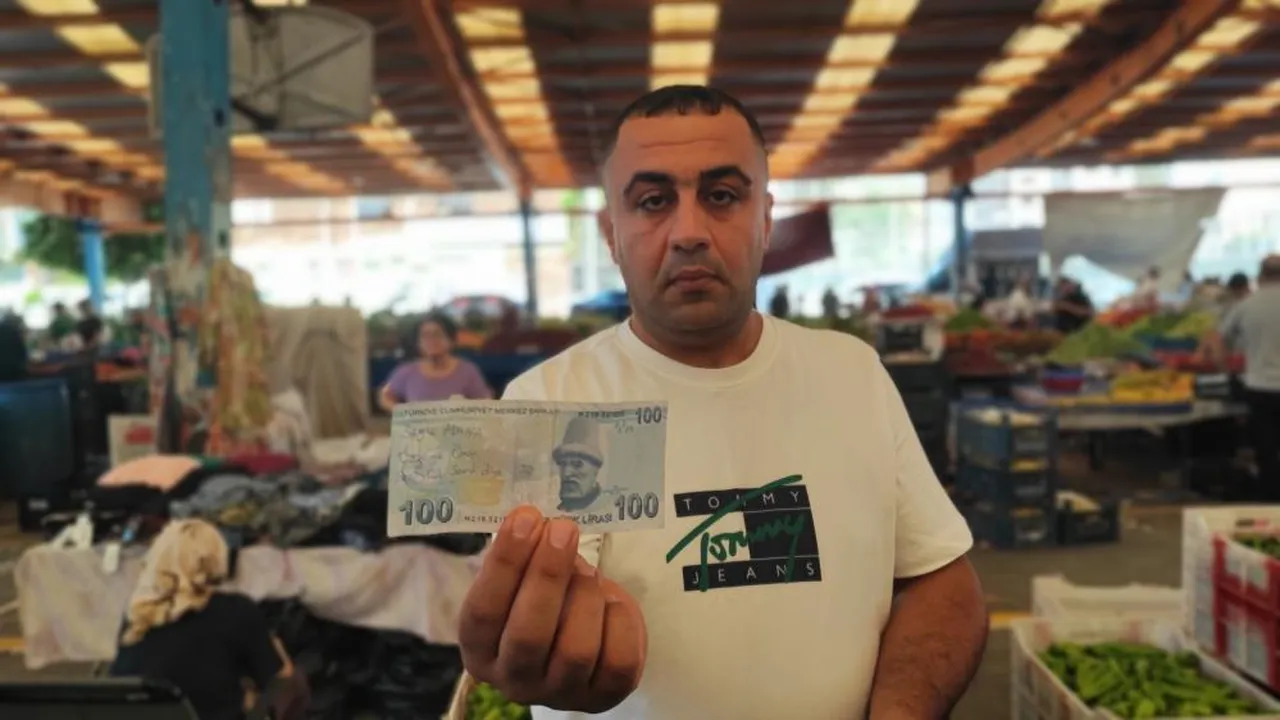Bir kent bu olayı konuşuyor! Paraların üzerinde yazanlar dikkat çekti! Esnaftan çağrı: Allah için çıkıp gelin