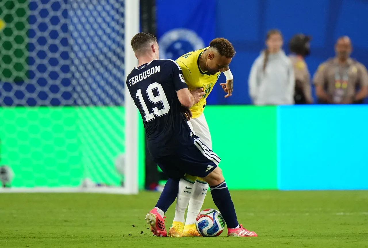 Neymar - Lewis Ferguson