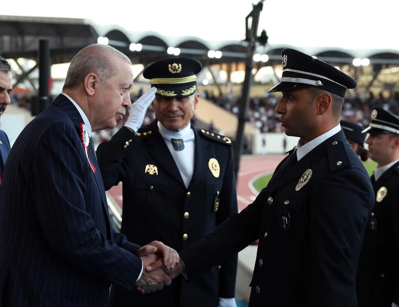 Erdoğan'dan yeni polislere mesaj: Pusulanız vicdan, hedefiniz adalet olsun