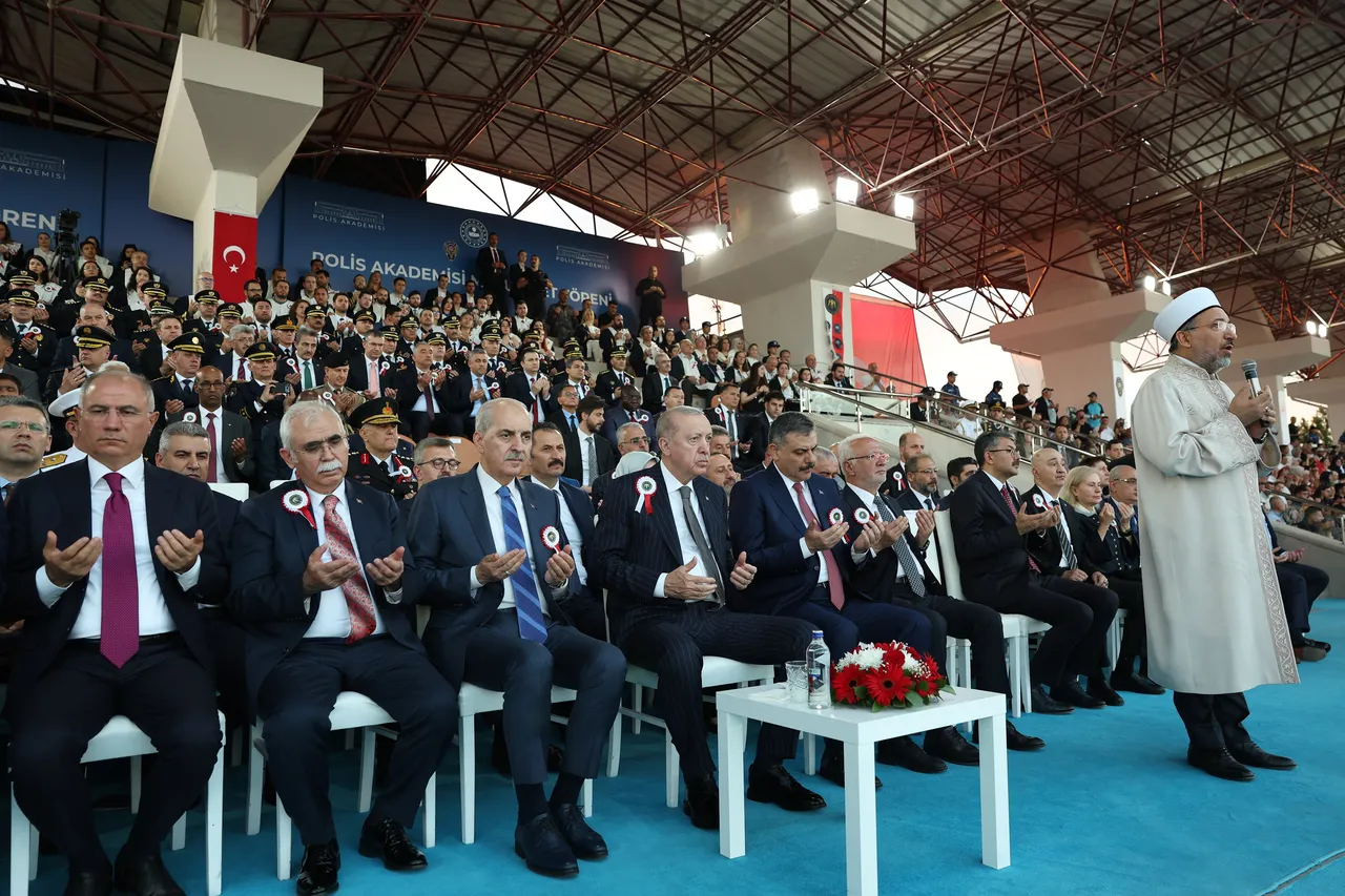 Erdoğan'dan yeni polislere mesaj: Pusulanız vicdan, hedefiniz adalet olsun