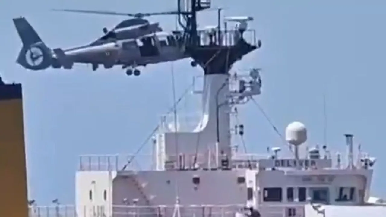 Fransa, Sicilya açıklarında Rus tankerini ele geçirdi!