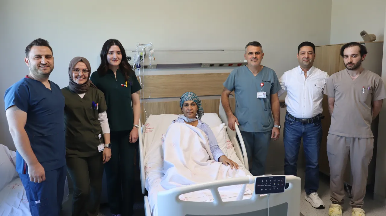 Her şey göğüs ağrısıyla başladı! Dünyayı araştırdı, Türkiyede şifa buldu