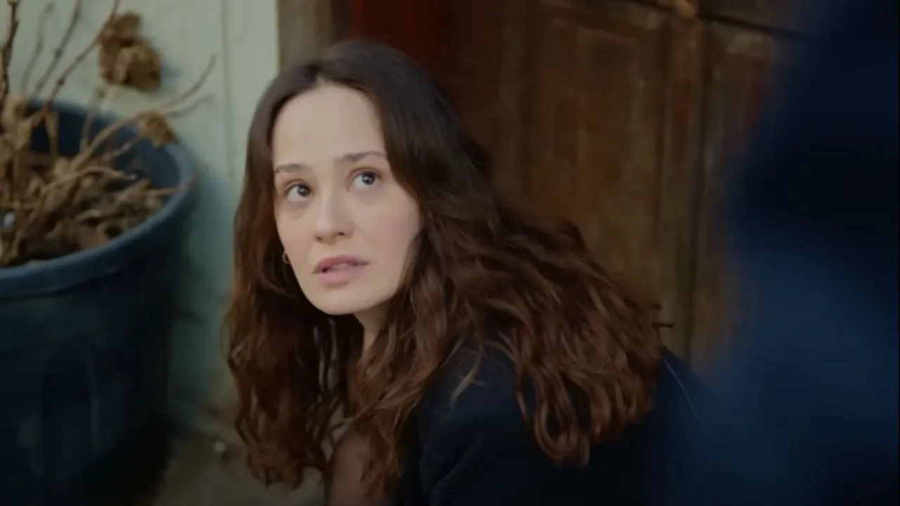 Muhtemel Aşk'ın Özlem'i Müge Bayramoğlu kimdir, hangi dizilerde oynadı?