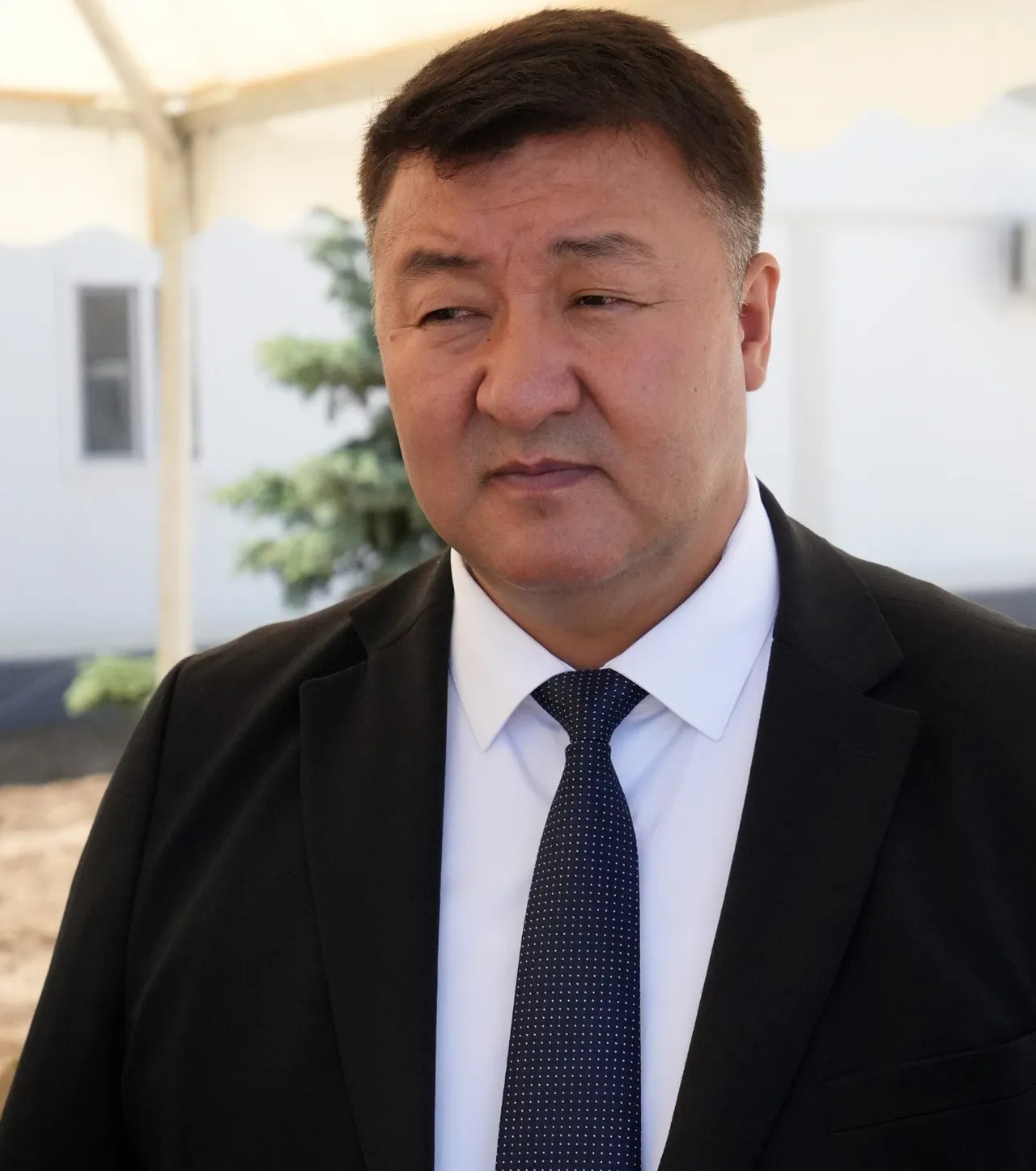 Kırgızistan Enerji Bakanı Altınbek Rısbekov