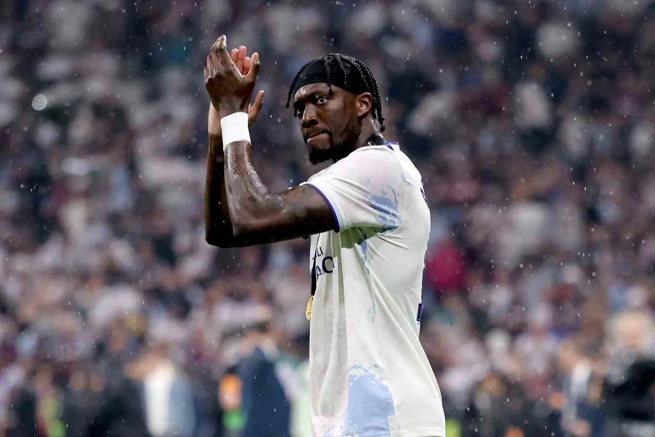 Tammy Abraham, Aston Villa'nın Avrupa Ligi'ni kazanmasıyla "UEFA'nın kulüpler düzeyindeki 4 farklı organizasyonunda da zafer" yaşadı. İngiliz santrfor, Chelsea ile Şampiyonlar Ligi ve Süper Kupa, Roma ile Konferans Ligi'ni kazanmıştı.