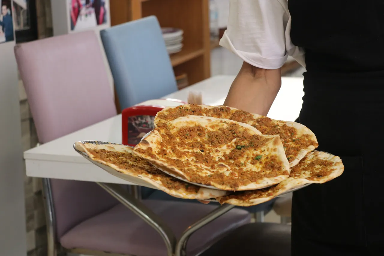 50 liralık lahmacun gündem olmuştu! Nasıl kazandığını anlattı