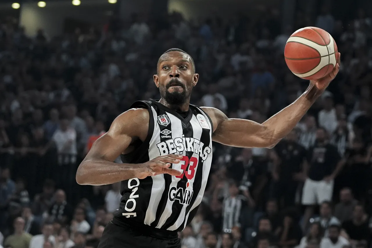 Beşiktaş GAİN oyuncusu Vitto Brown